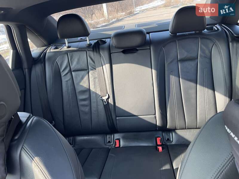 Седан Audi A4 2017 в Дніпрі
