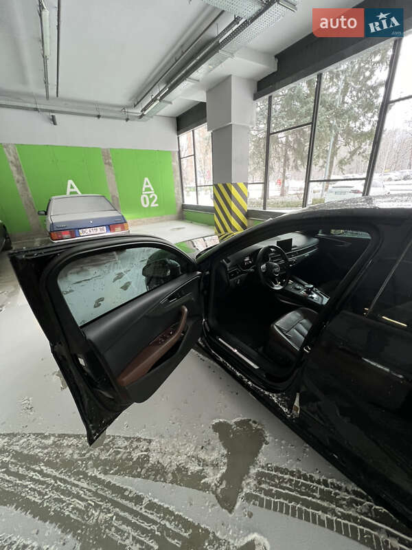Седан Audi A4 2017 в Мостиске