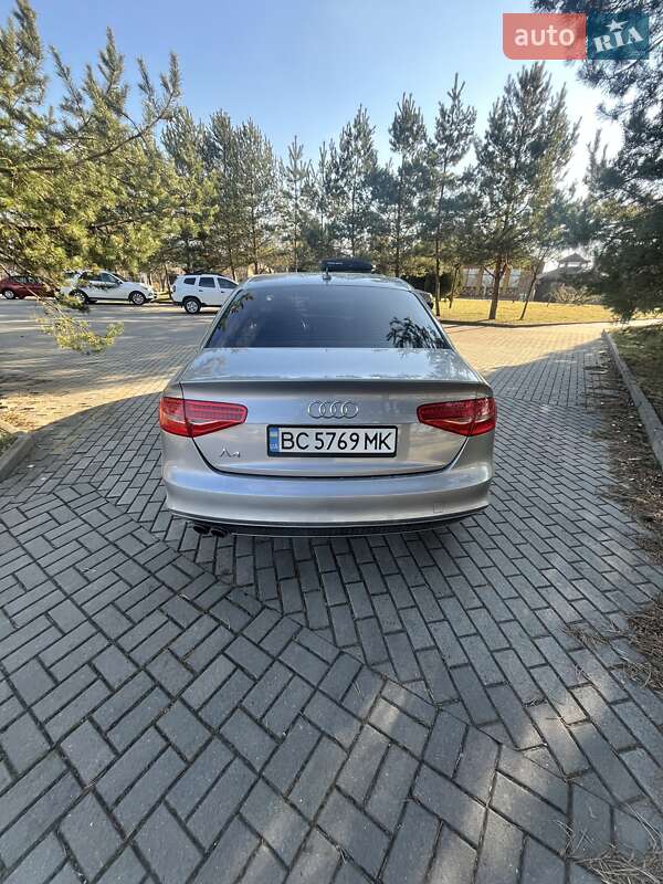Седан Audi A4 2015 в Дрогобичі