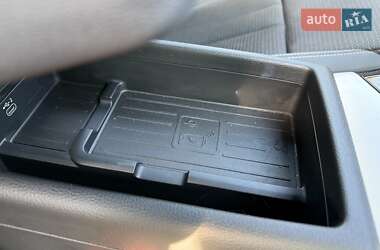 Седан Audi A4 2022 в Львове