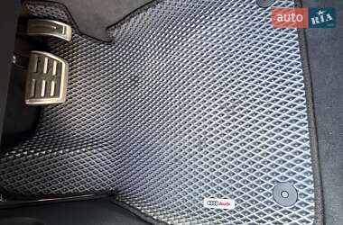 Седан Audi A4 2022 в Львове
