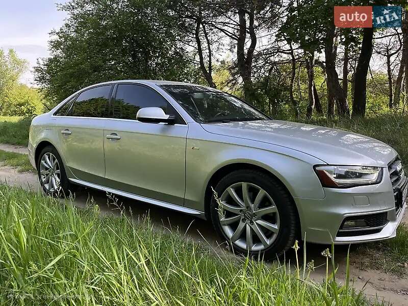 Седан Audi A4 2013 в 