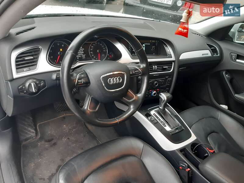 Седан Audi A4 2012 в Одессе