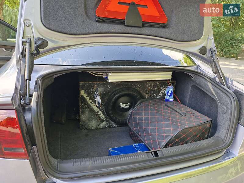 Седан Audi A4 2005 в Миргороде