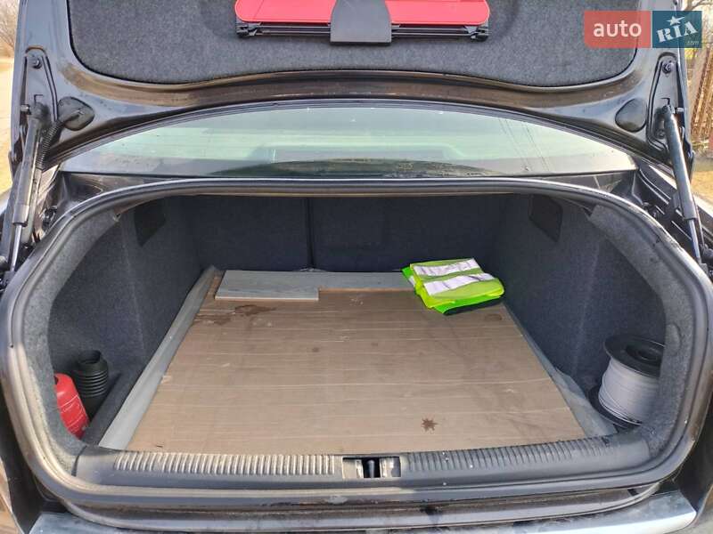 Седан Audi A4 2006 в Щирце