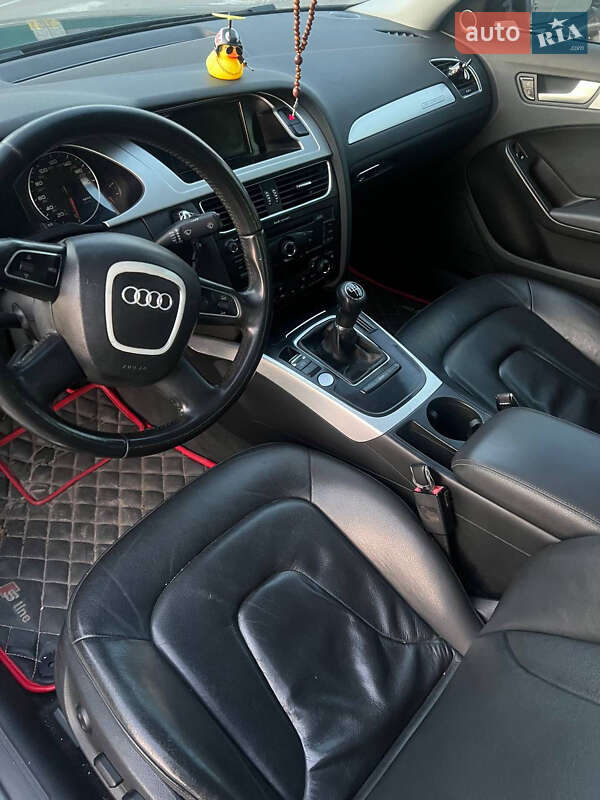 Седан Audi A4 2011 в Киеве