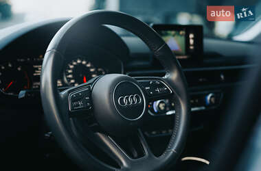 Седан Audi A4 2019 в 
