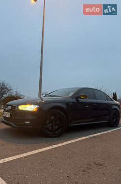 Седан Audi A4 2015 в 