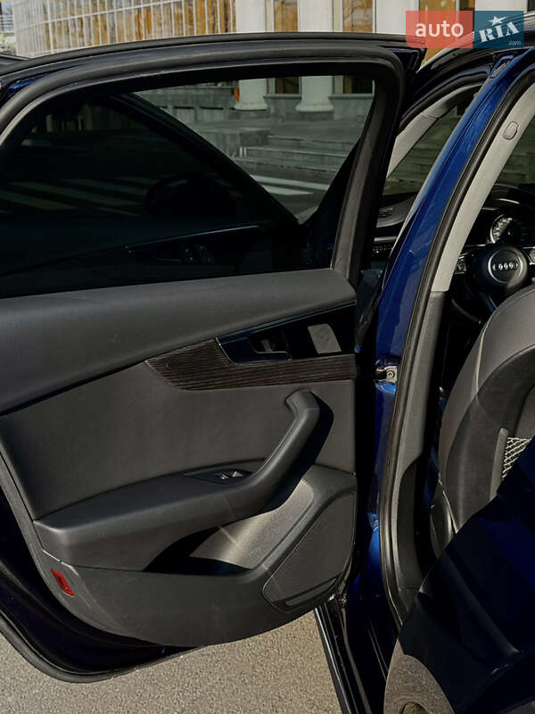 Седан Audi A4 2020 в Одессе