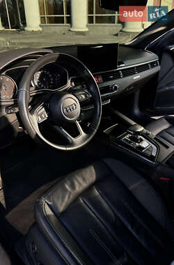 Седан Audi A4 2020 в 