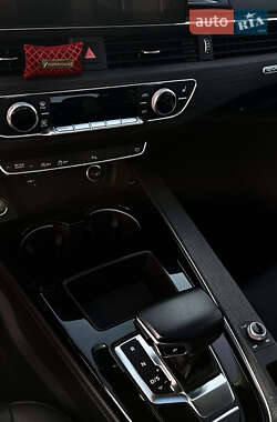 Седан Audi A4 2020 в 