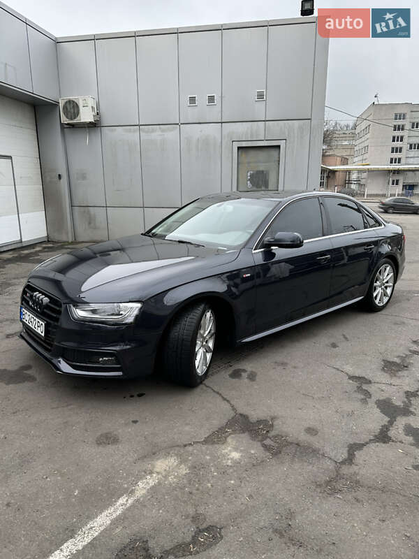Седан Audi A4 2014 в Харькове