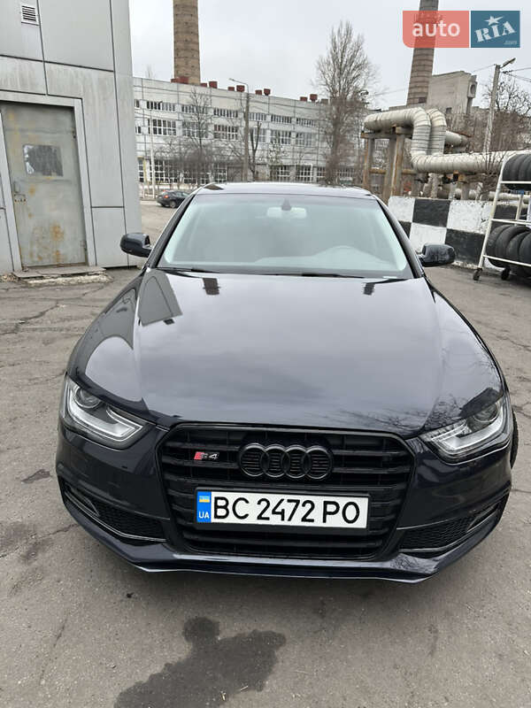 Седан Audi A4 2014 в Харькове