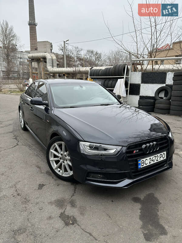 Седан Audi A4 2014 в Харькове