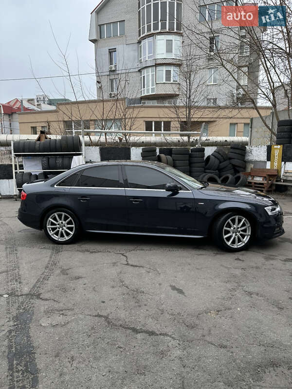 Седан Audi A4 2014 в Харькове