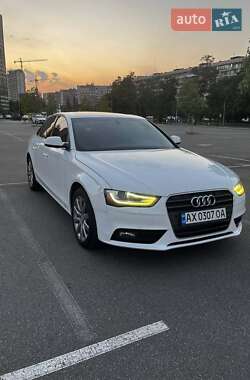 Седан Audi A4 2012 в Львове