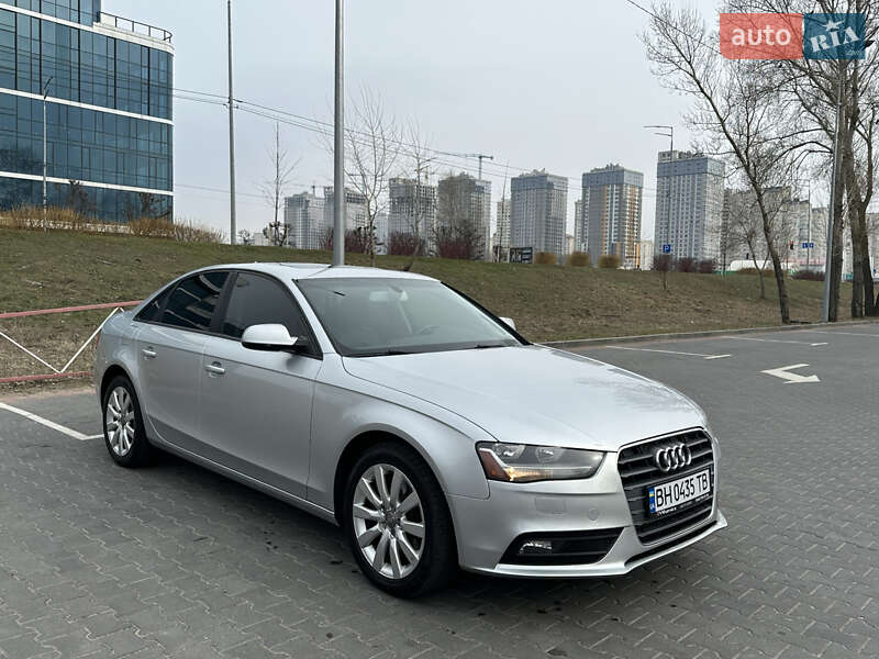 Седан Audi A4 2013 в Киеве