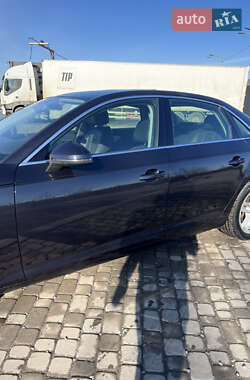 Седан Audi A4 2017 в 