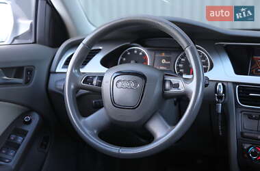 Седан Audi A4 2011 в Києві