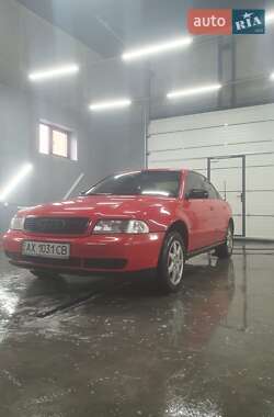 Седан Audi A4 1995 в Ровно