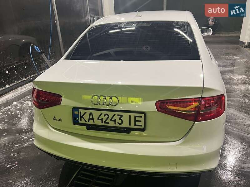 Седан Audi A4 2013 в Киеве