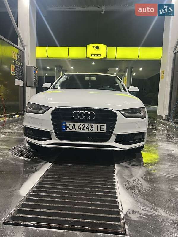 Седан Audi A4 2013 в Києві