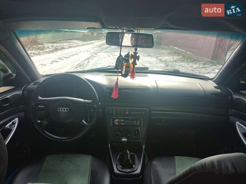 Седан Audi A4 1995 в Хмельницком