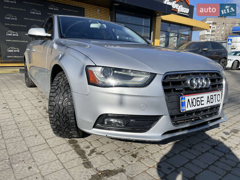 Седан Audi A4 2013 в Львове
