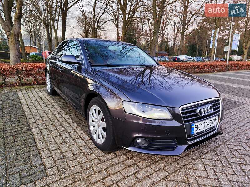 Седан Audi A4 2010 в Львові