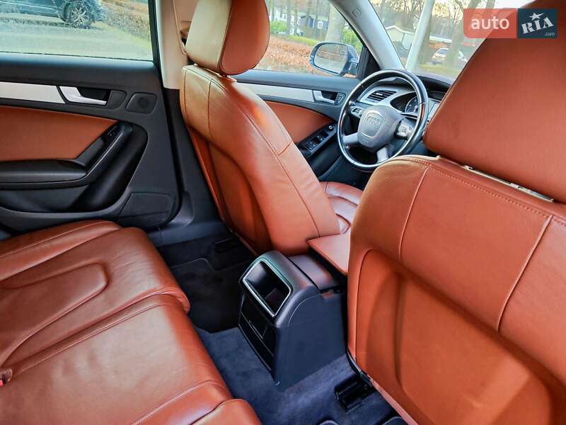 Седан Audi A4 2010 в Львові