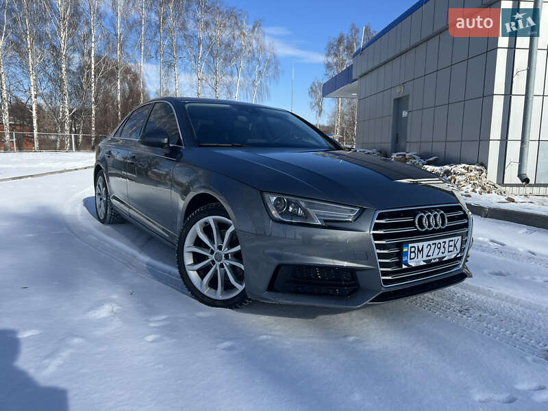 Седан Audi A4 2019 в Ромнах