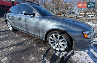 Седан Audi A4 2012 в Терновке