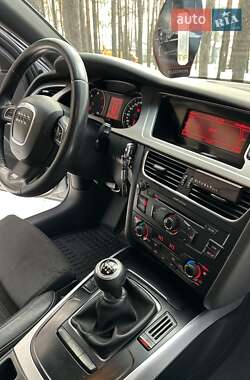 Седан Audi A4 2011 в Вишневом