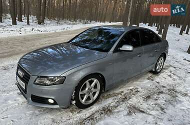 Седан Audi A4 2011 в Вишневом