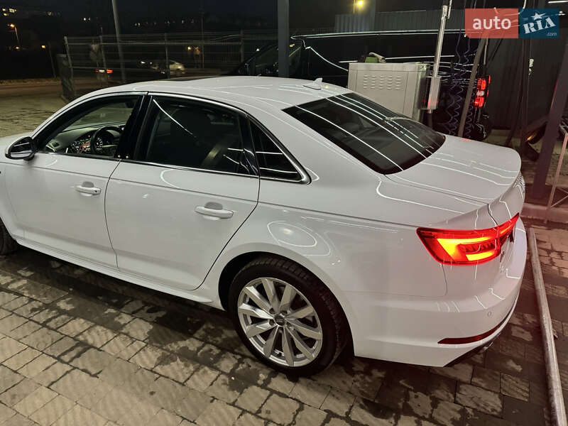 Седан Audi A4 2016 в Ужгороді