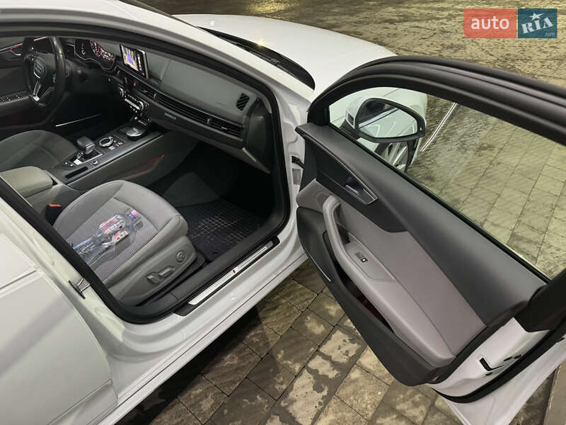 Седан Audi A4 2016 в Ужгороді