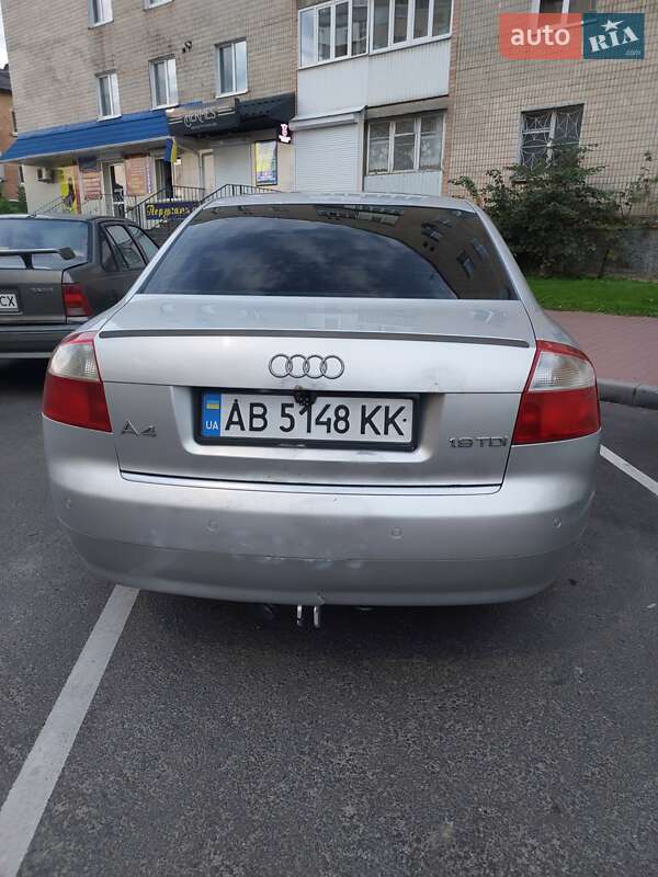 Седан Audi A4 2004 в Могилев-Подольске