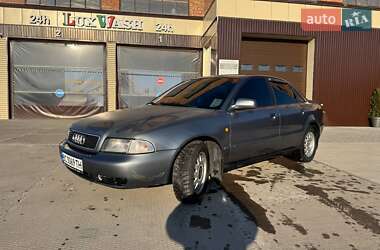 Седан Audi A4 1996 в 