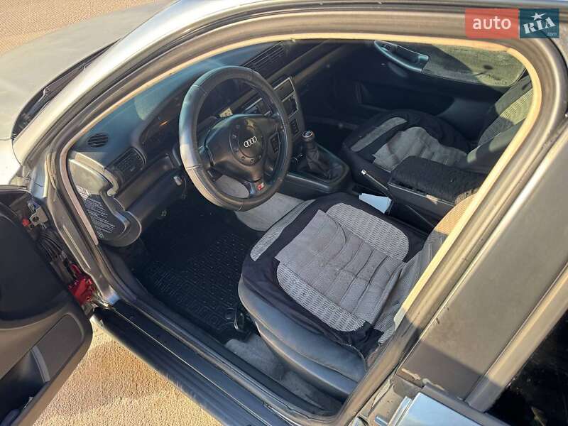 Седан Audi A4 1996 в Ходорове