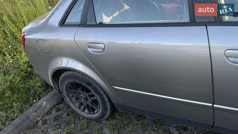 Седан Audi A4 2002 в Черновцах