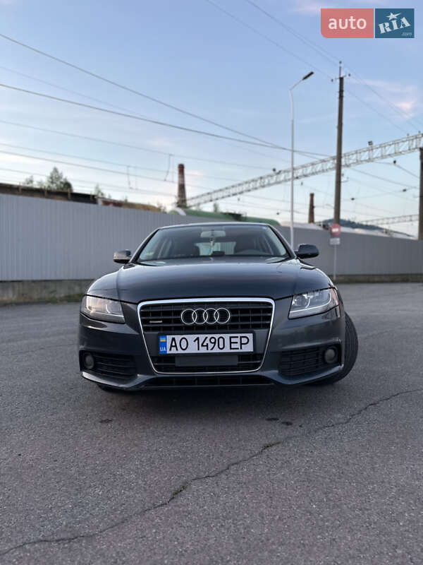 Седан Audi A4 2011 в Сваляві