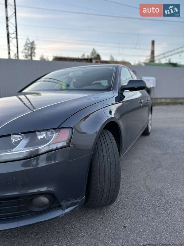 Седан Audi A4 2011 в Сваляве