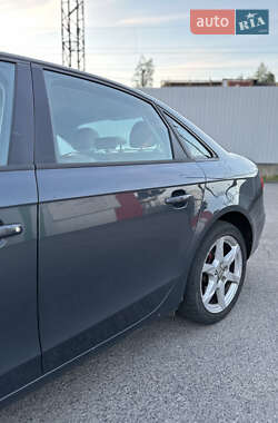 Седан Audi A4 2011 в Сваляві