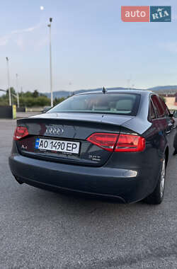 Седан Audi A4 2011 в Сваляві