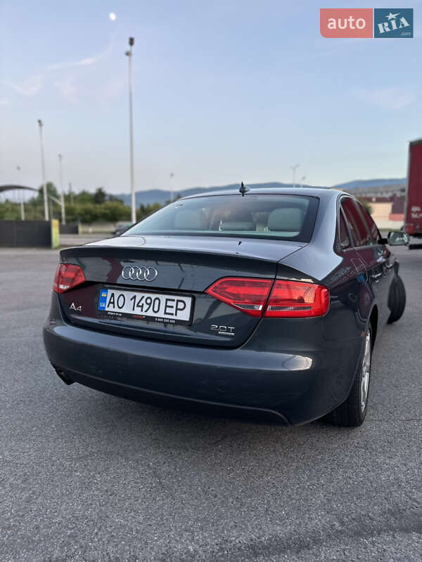 Седан Audi A4 2011 в Сваляві