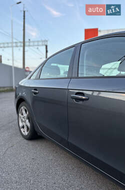 Седан Audi A4 2011 в Сваляве