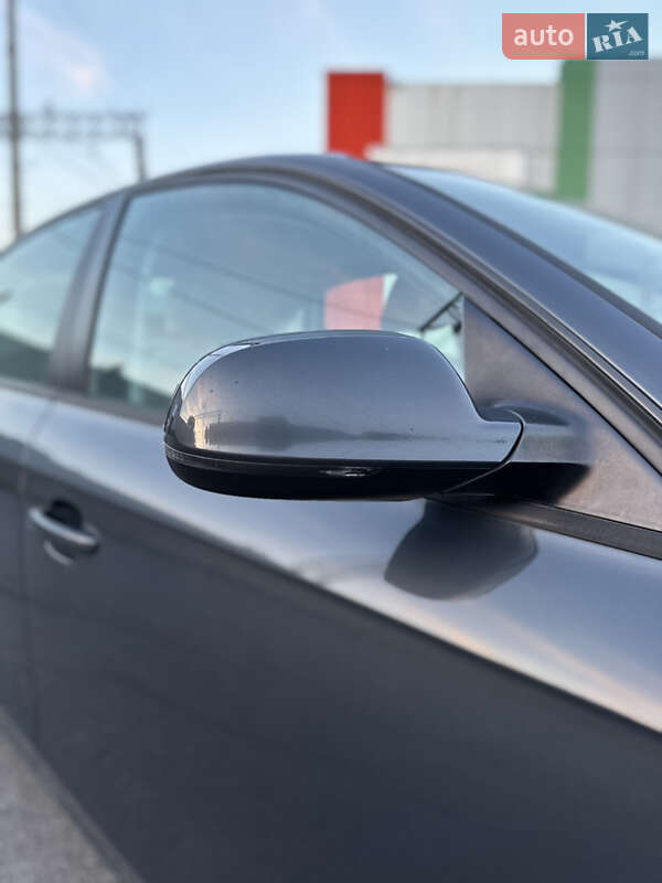 Седан Audi A4 2011 в Сваляві