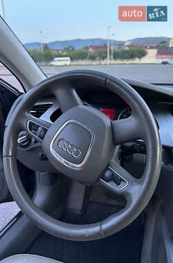 Седан Audi A4 2011 в Сваляві