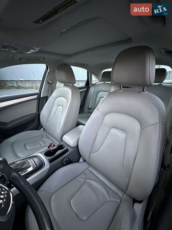Седан Audi A4 2011 в Сваляві