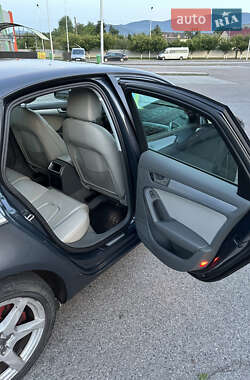 Седан Audi A4 2011 в Сваляве